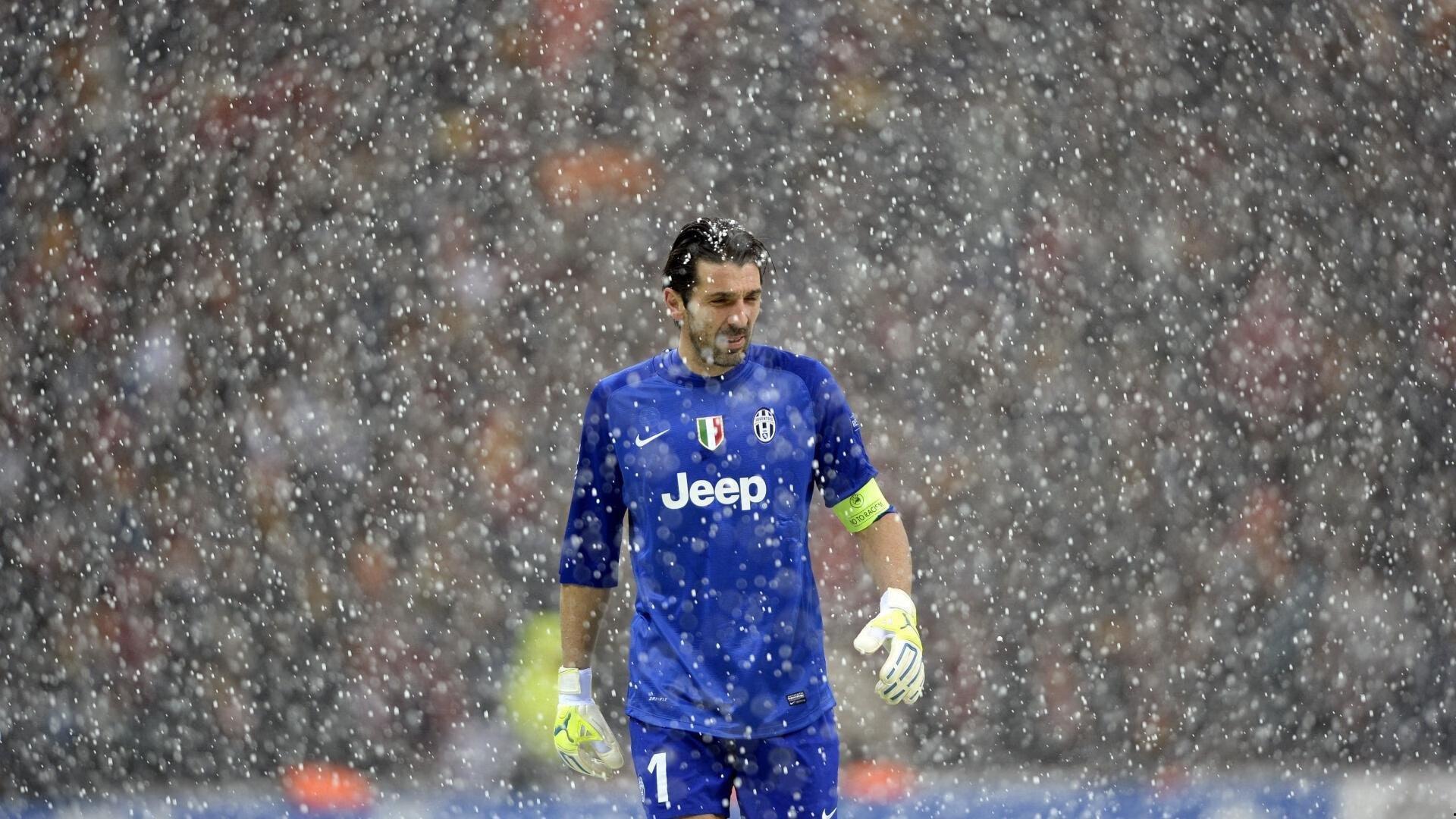 冰球联赛激战正酣,豪门对决引爆球迷热情,新秀崛起改写赛事格局