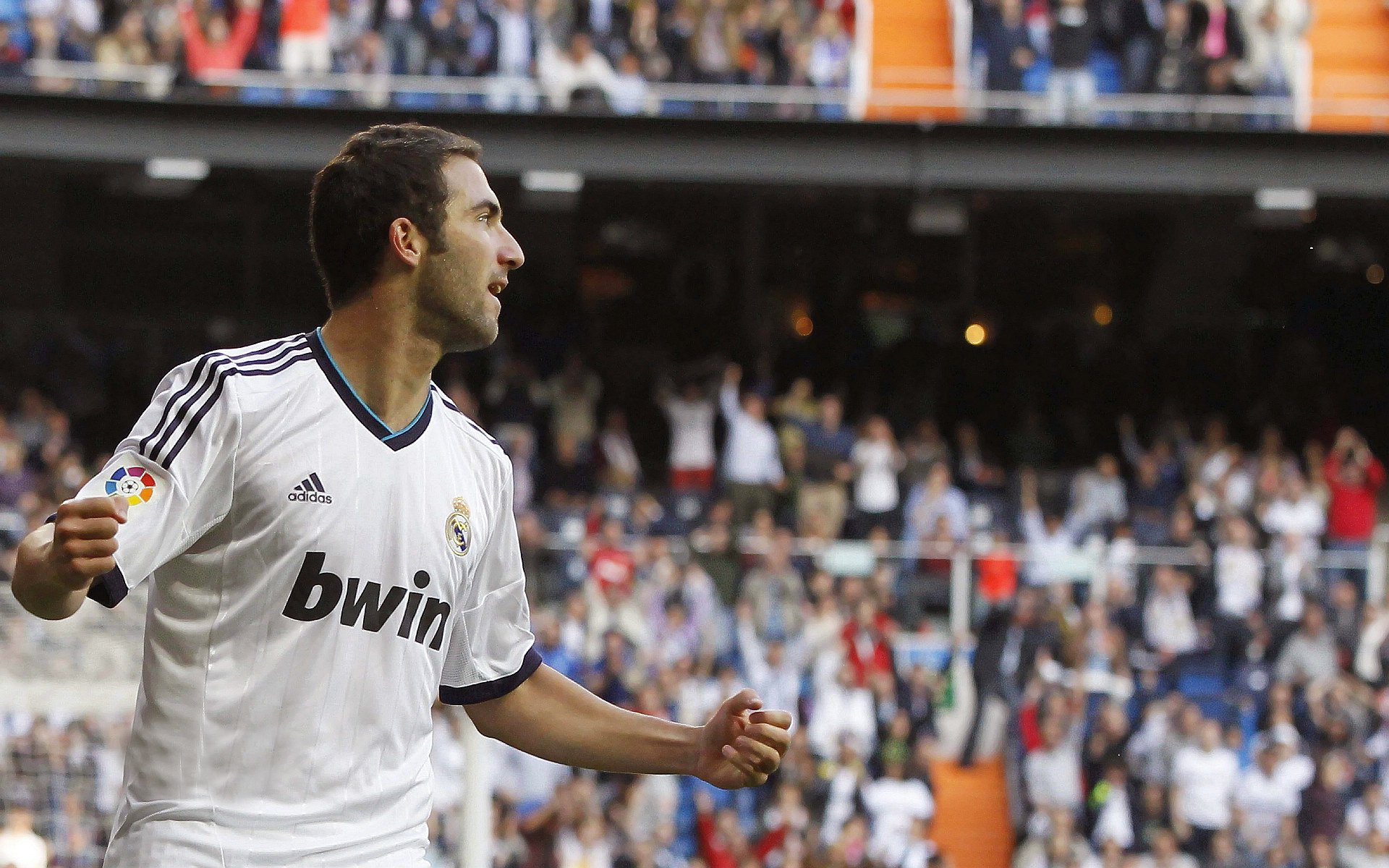 纳达尔鏖战五盘险胜德约科维奇 法网第14冠近在咫尺